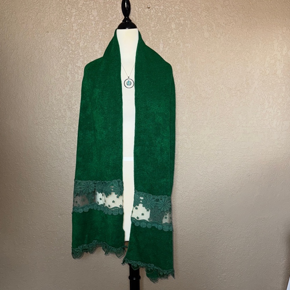 Elegant Rikka Green Lace Trim Scarf